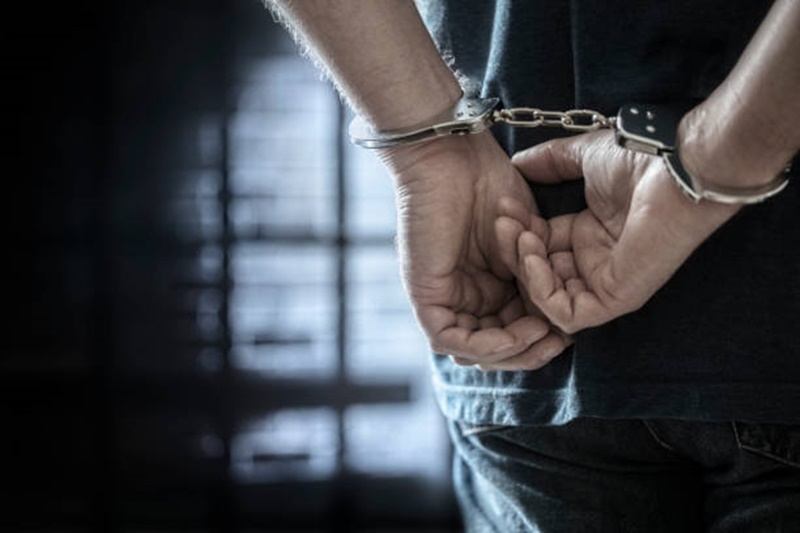 Indignación en Tultitlán: Joven Entregado por Sus Propios Padres Tras Abandonar a Su Bebé en la Calle