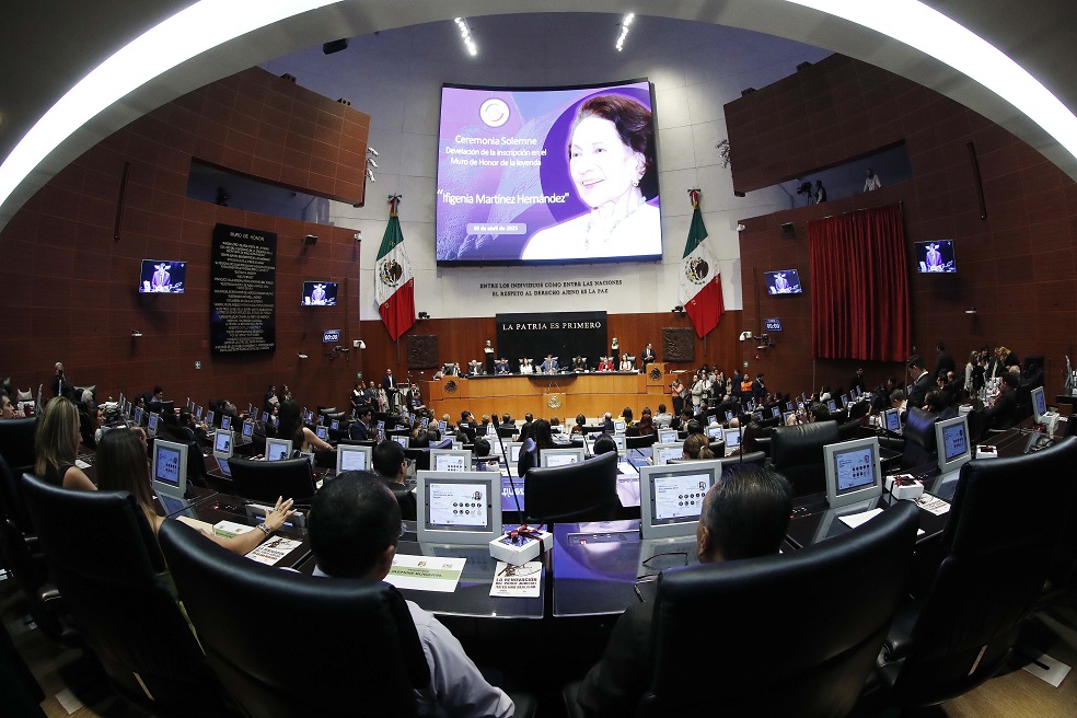 DEVELAN EN MURO DE HONOR DEL SENADO DE LA REPÚBLICA EL NOMBRE DE IFIGENIA MARTÍNEZ HERNÁNDEZ