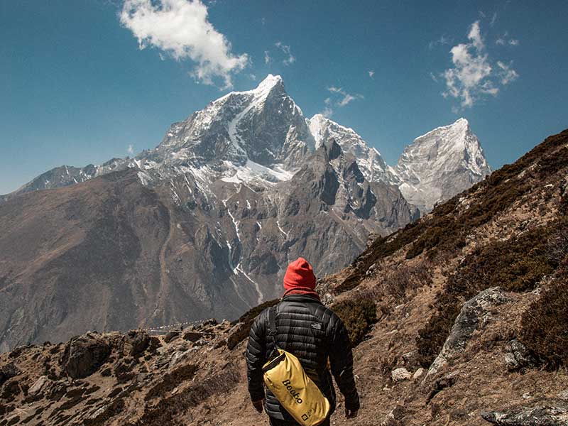 Atención senderista: esta señal con los brazos puede salvarte la vida en la montaña
