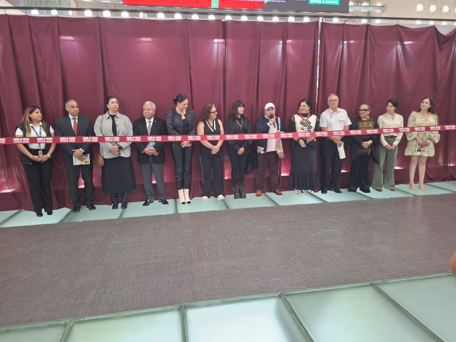 AICM estrena mural monumental como símbolo de bienvenida y proyección turística