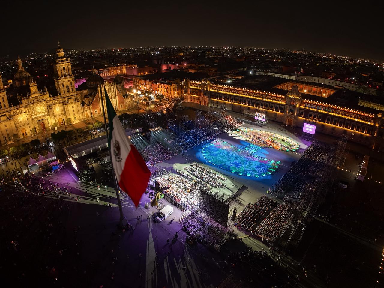 El Zócalo celebra 25 lenguas originarias en gran fiesta infantil